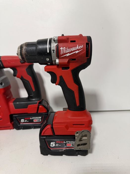 Pachet Milwaukee M18 BLHX + M18 BLPDRC + 2 acumulatori 5Ah + incarcator