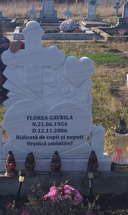 Reducere de preț la monumente funerare,cruci marmură