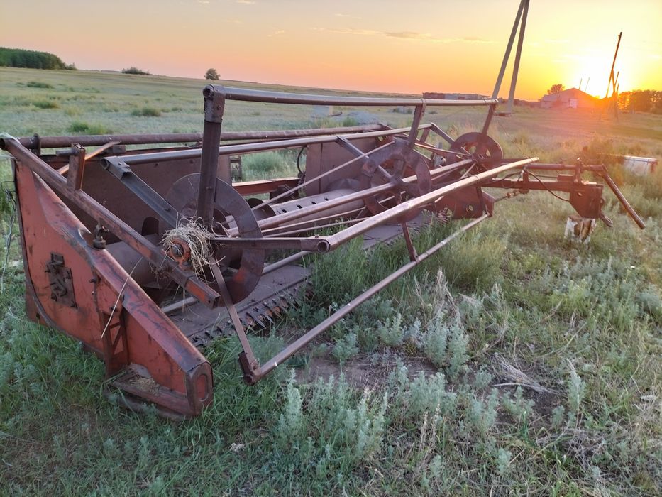 Продам жатку 4 метра обмен на крс мрс лошади