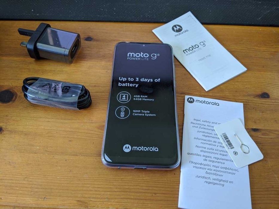 Motorola Moto G8 с Подаръk