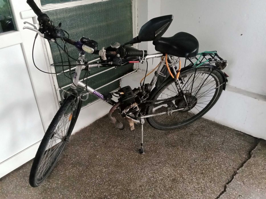 Bicicleta cu motor