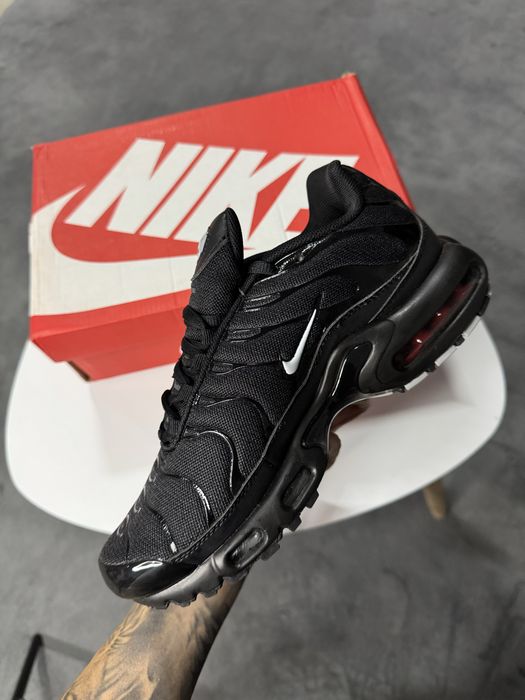 Nike Air Max Plus Multi Swoosh Black/Bright Crimson
