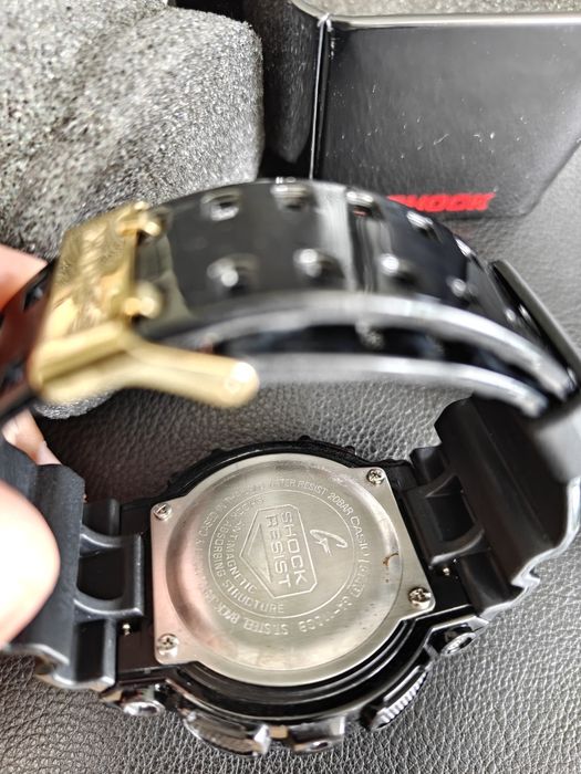 Casio G-Shock GA-110GB Black Gold, stare excelentă, ca nou