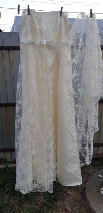 Vand rochie de mireasă