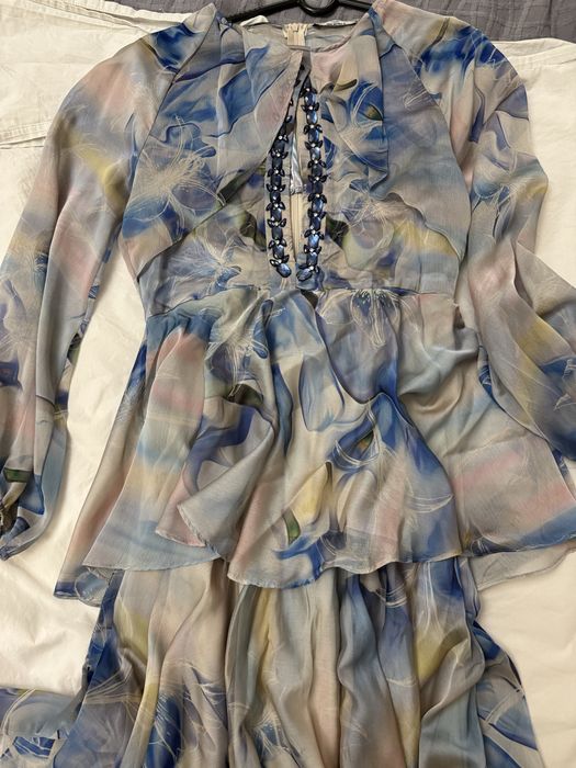 Продам женские платья по 2000 тг