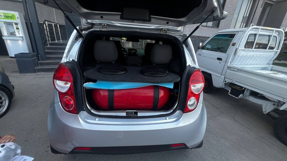 Spark A/T 2015 sotiladi.