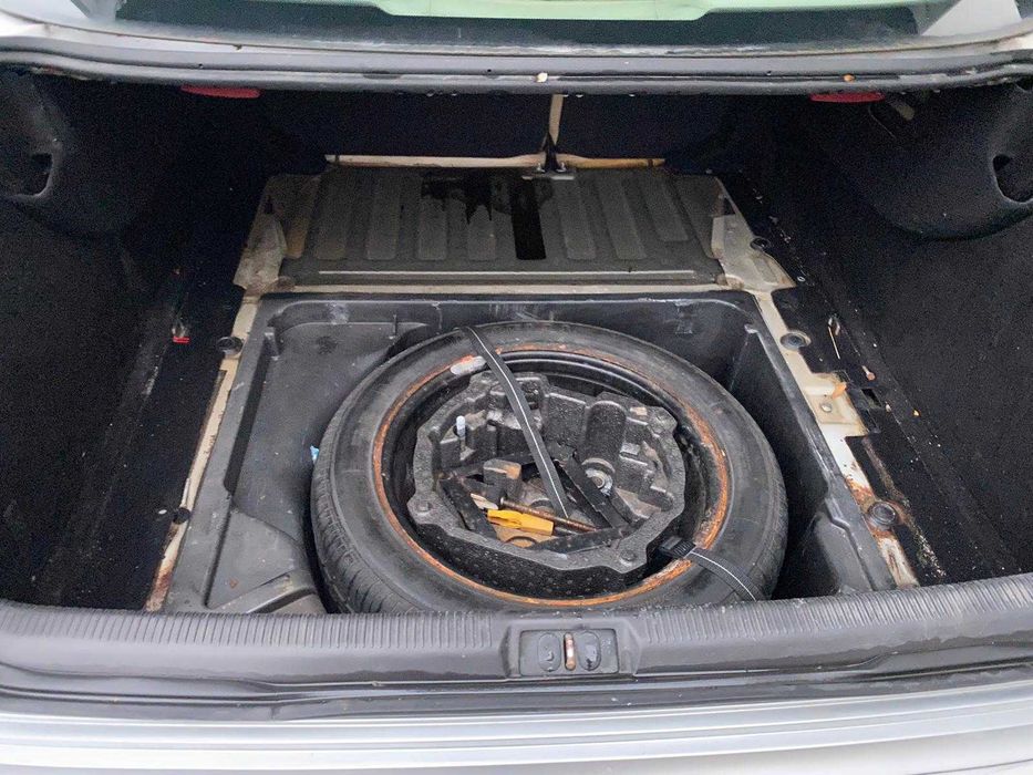 Dezmembrez Peugeot 607 3.0i v6/XFX/XFV/usa/portbagaj/motor/faruri/interior/volan/jante/stopuri/cutie