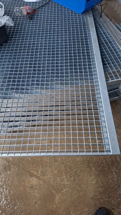 Vând grătare zincate galvanizate