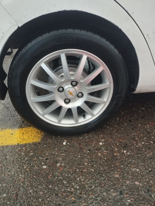 Diska sotiladi obmen bor o'lchami 15