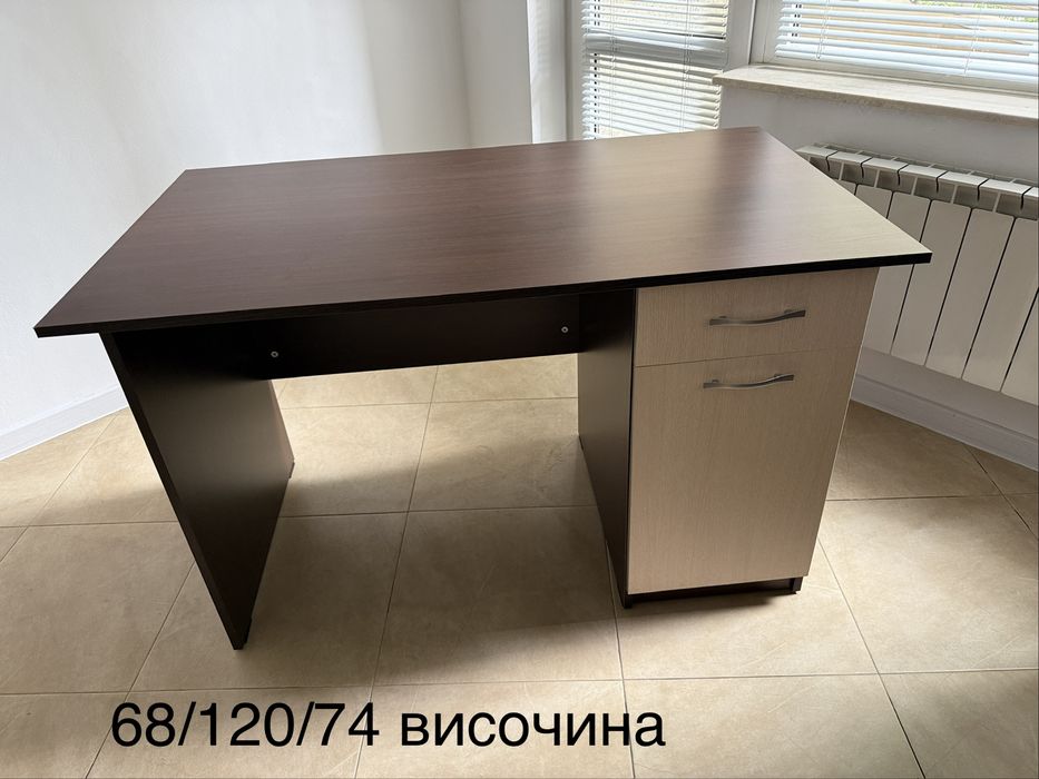 Бюро с шкаф и чекмедже