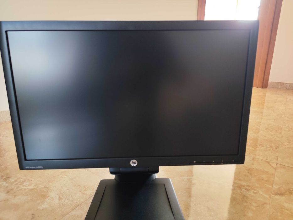 Монитор HP Compaq LA2306x
