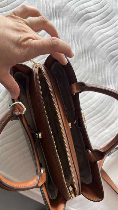 Продам сумку Гес guess