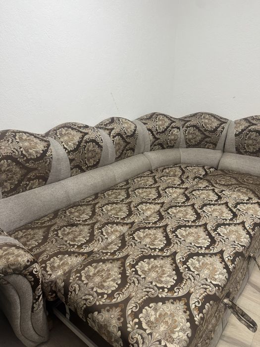 Продам диван угловой с креслом