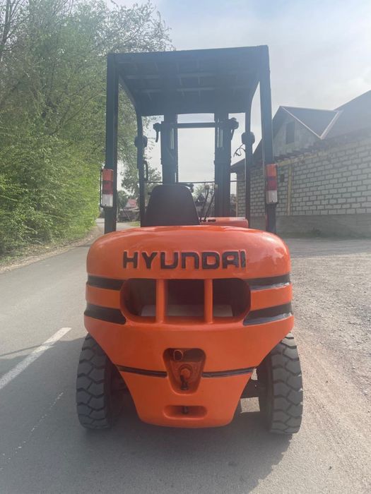 Вилочный погрузчик