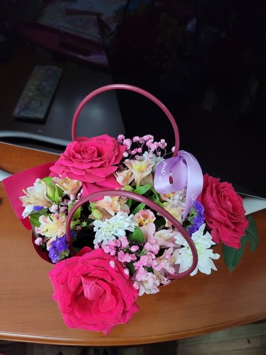 Цветы свеееежие срочно