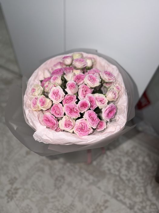 Продам нежный букет кустовых роз