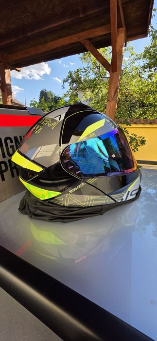 Продавам модуларна каска MT размер XL