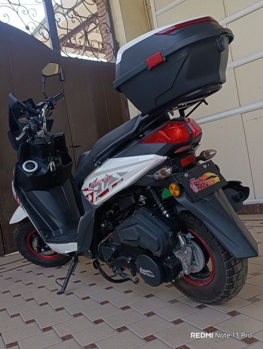 Skuter benzin mator sotiladi