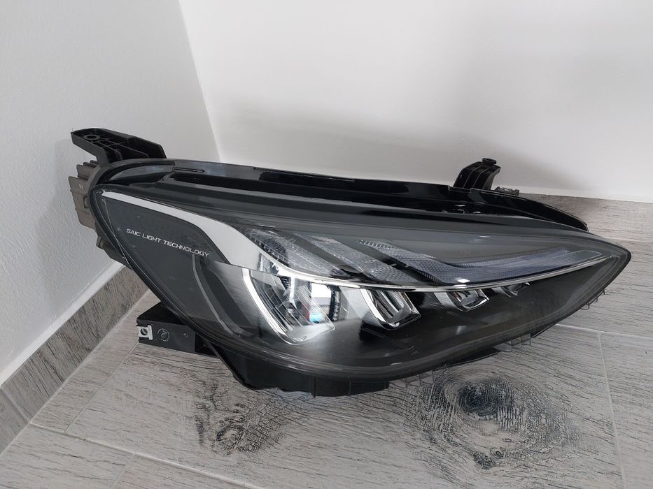 Far dreapta mg hs full led dupa anul 2020 original
