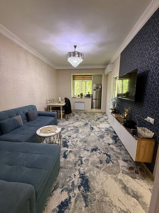 Chilonzor 10 mavze 2/3 xonali uy sotiladi