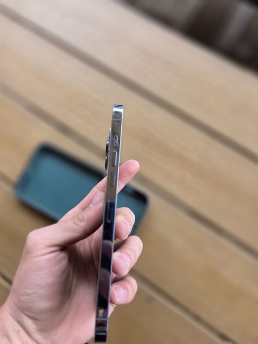 Apple iPhone 13 pro max / apple watch 7 Nike