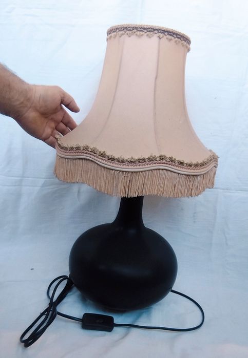 Veioză deosebită din ceramică cu abajur din pânză, pentru colectionari