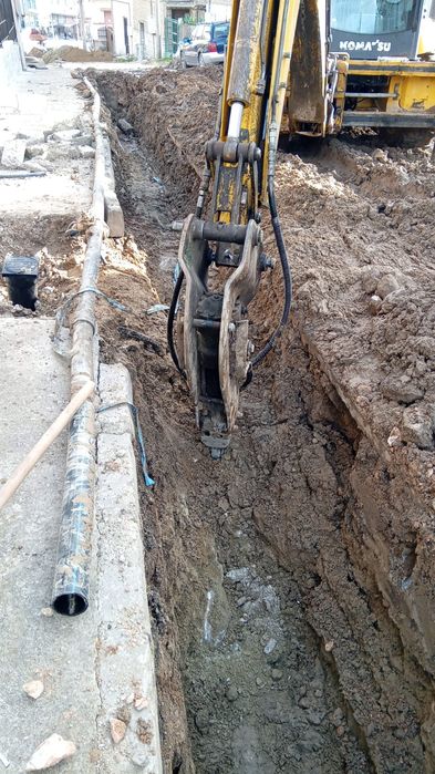 Хидравличен Чук за Комбиниран Багер