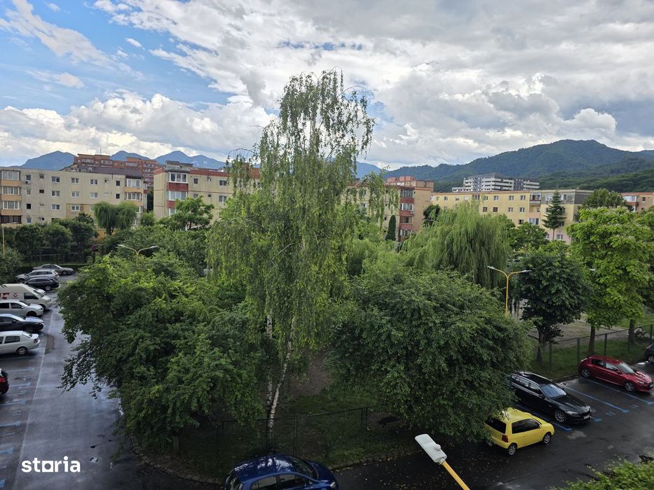 Apartament 3 camere, balcon, beci ,parcare, Brașov  zona Astra