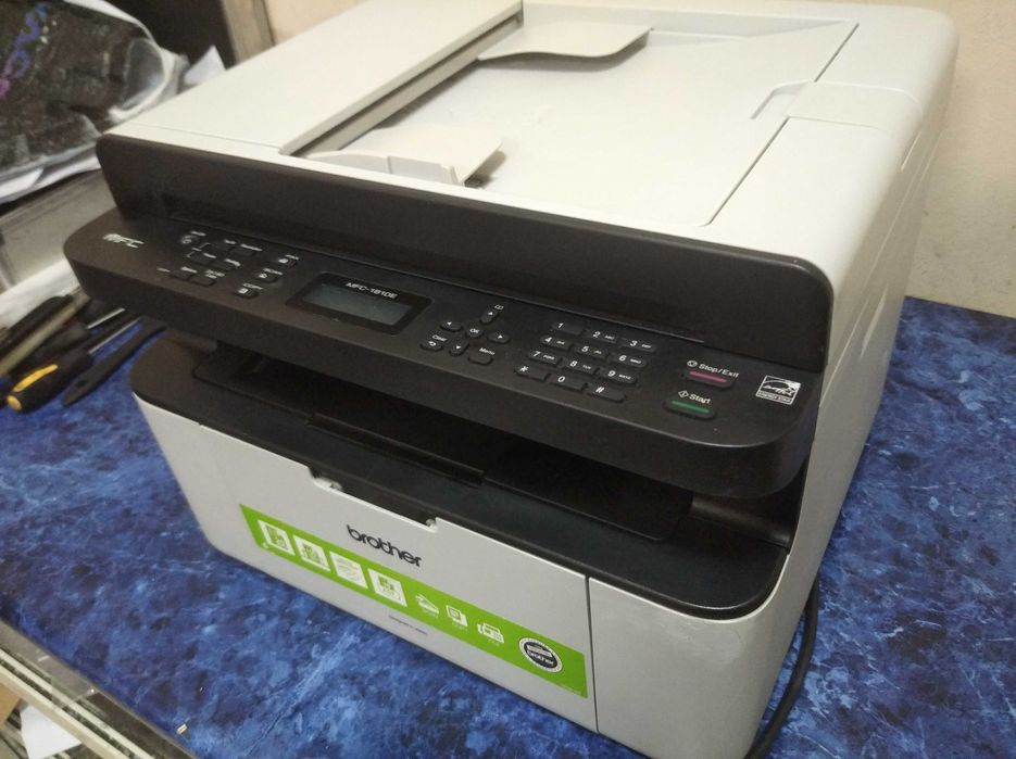 Като нов! Лазерен принтер, скенер и копир 3 в 1 Brother DCP 1810е