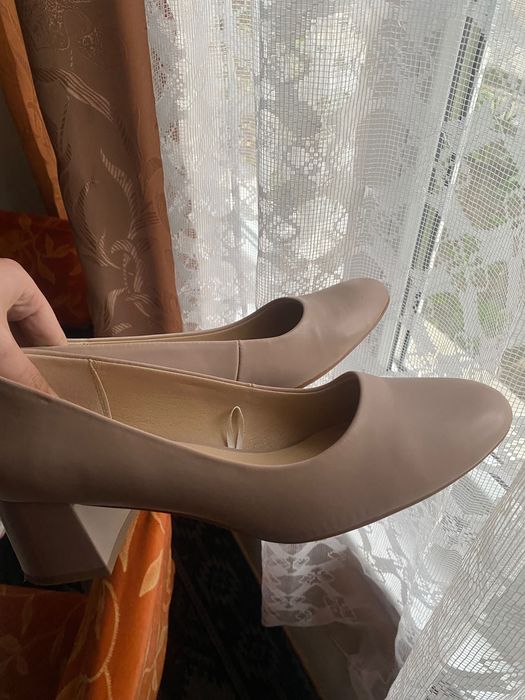 Бледорозови токчета