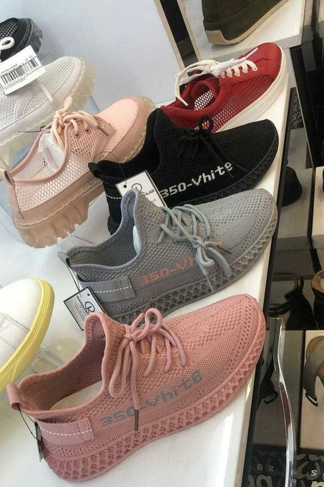 Женские кроссовки 6500