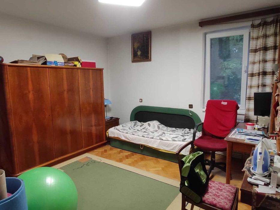 Apartament 3 camere , 7 Noiembrie, aproape de UMFST și spitale