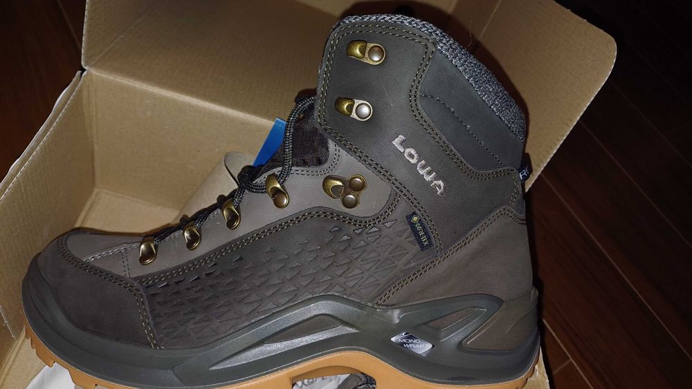 LOWA Renegade GORE-TEX,VIBRAM размер 41