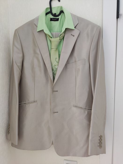 Продам костюм с брюками