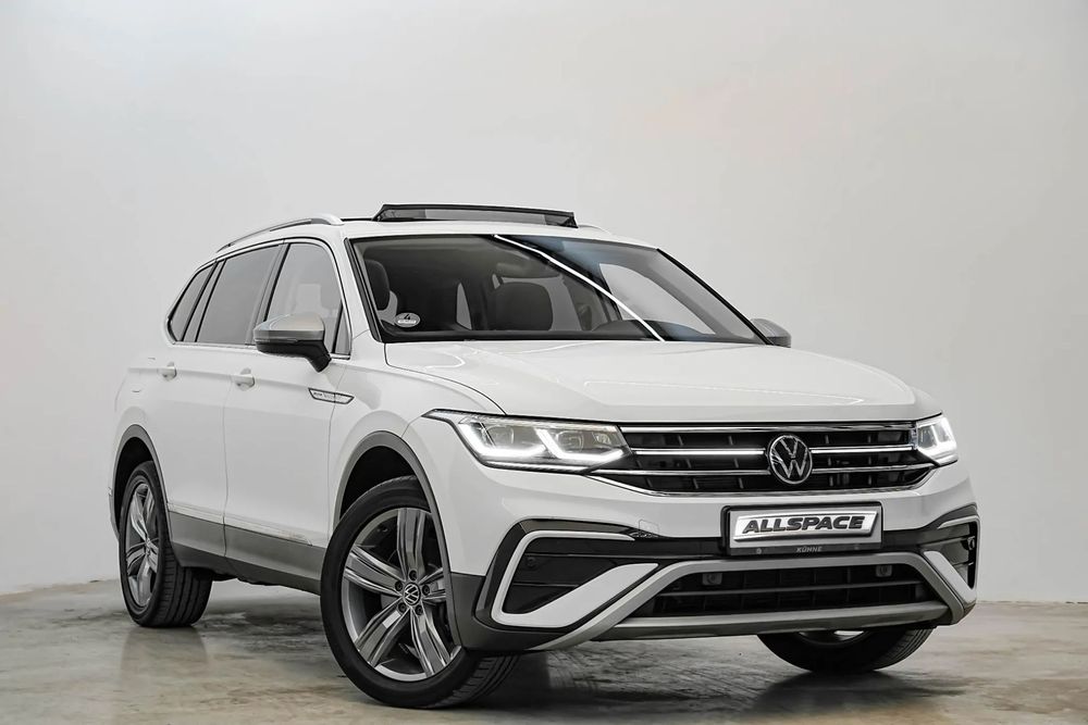Volkswagen Tiguan Allspace,200cp,4 motion,Lumini ambientale,Panoramic,Distronik