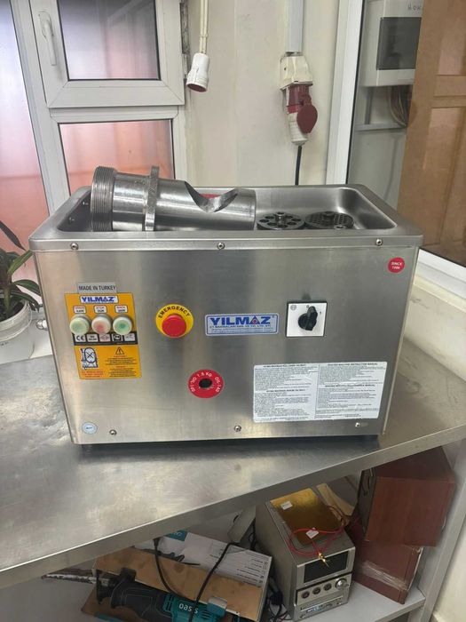 Промышленная мясорубка