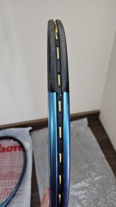Професионална тенис ракета Wilson Ultra Pro V4 16×19  (305g) – Страхотно състояние!