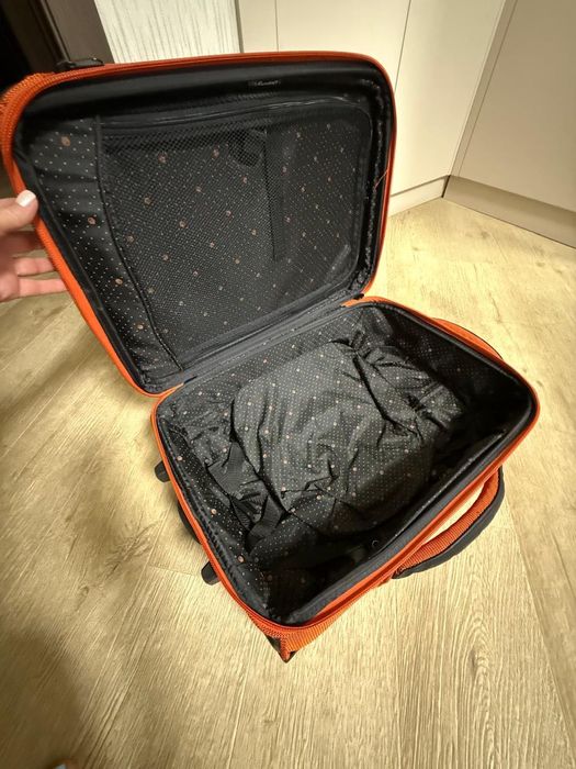 Чемоданы на колесиках