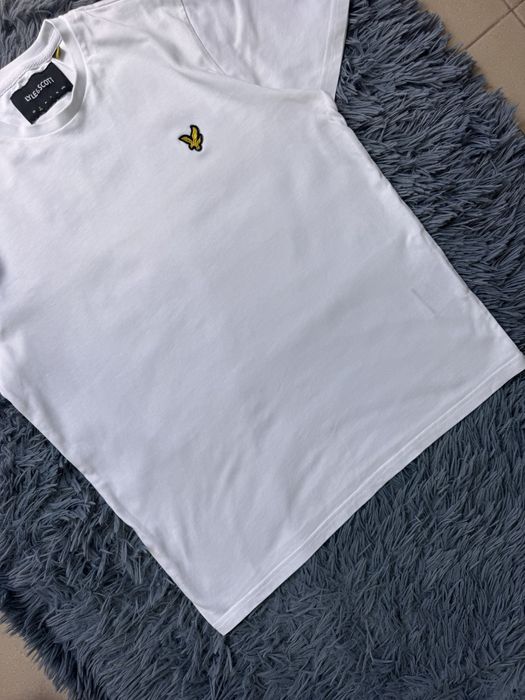 Снежнобьяла  тениска Lyle&Scott