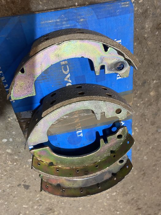 saboti ferodouri spate frana tamburi Dacia 1300 1310 fara autoreglaj