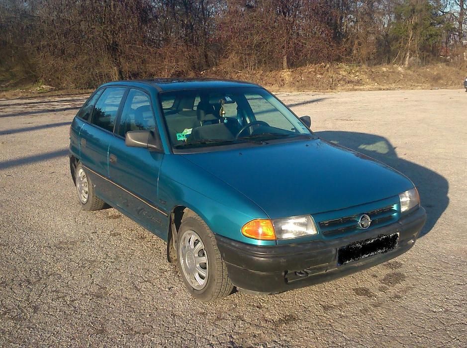 Опел Астра ф на части