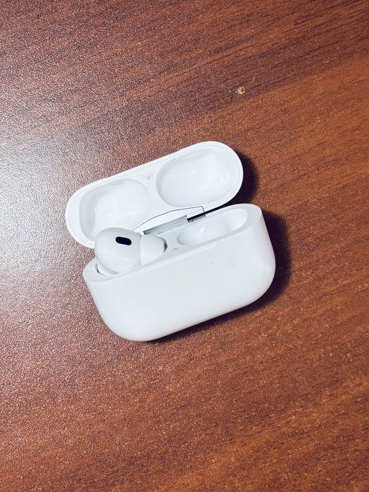 Оригинал AirPods Pro 2 (Левый нашуник с кейсом)