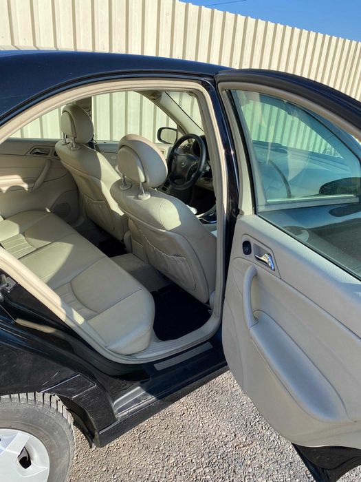 Mercedes-Benz C180 Kompresor,benzina+gpl 2004,270000 km,consum mic
