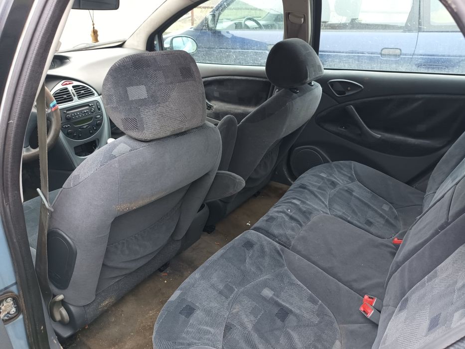 Продавам citroen c5 1.8 бензин 85 киловата на части