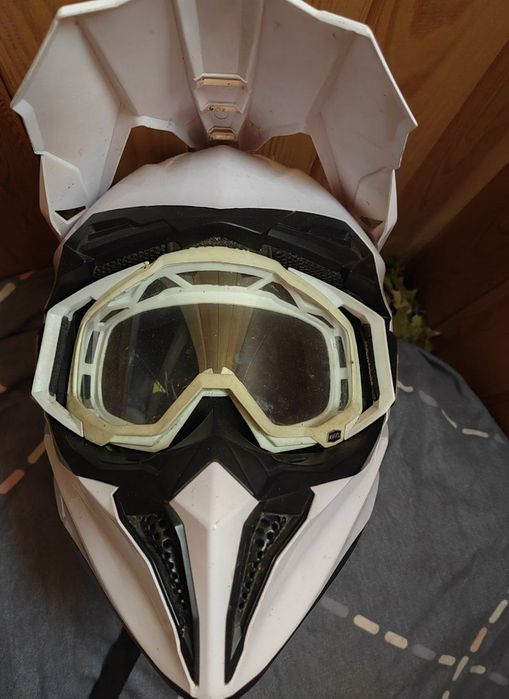 шлем эндуро мотоцикла