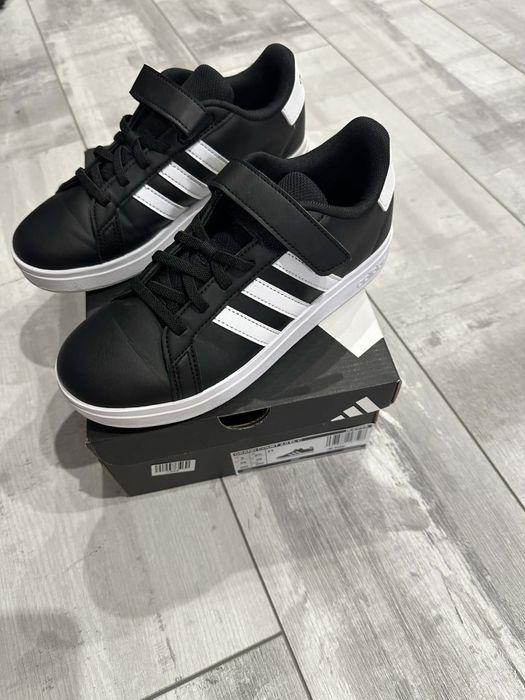 Маратонки Adidas 35 номер