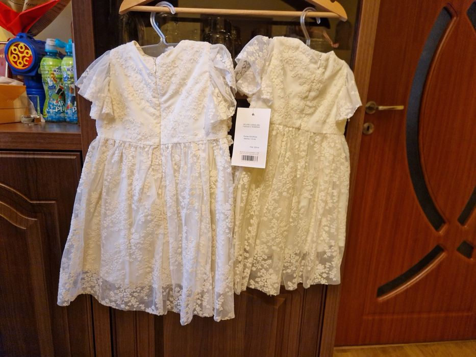 Rochite fetite gemene 2 ani si 4 ani, deluka