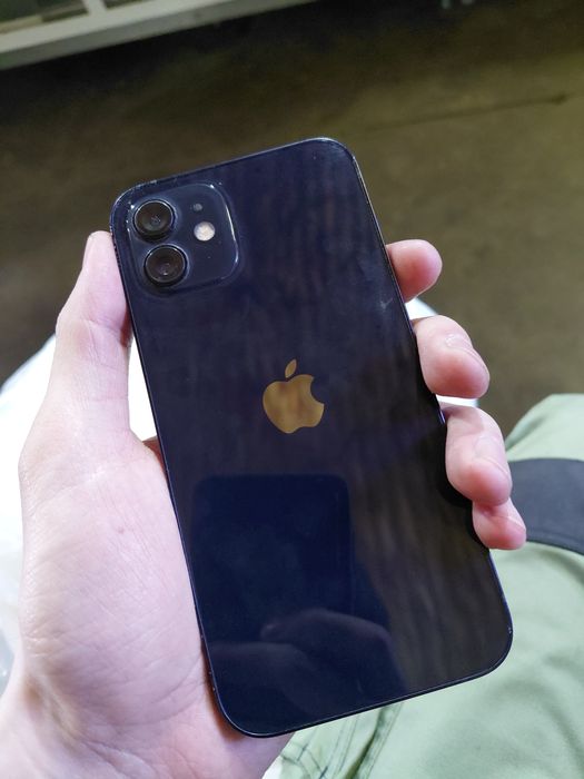 Продам или обмен айфон 12