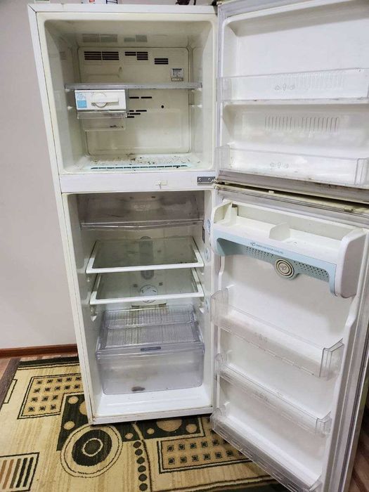 Продам холодильник LG