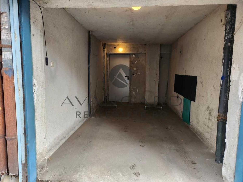 оф.24377 Партерен гараж до Събота пазара